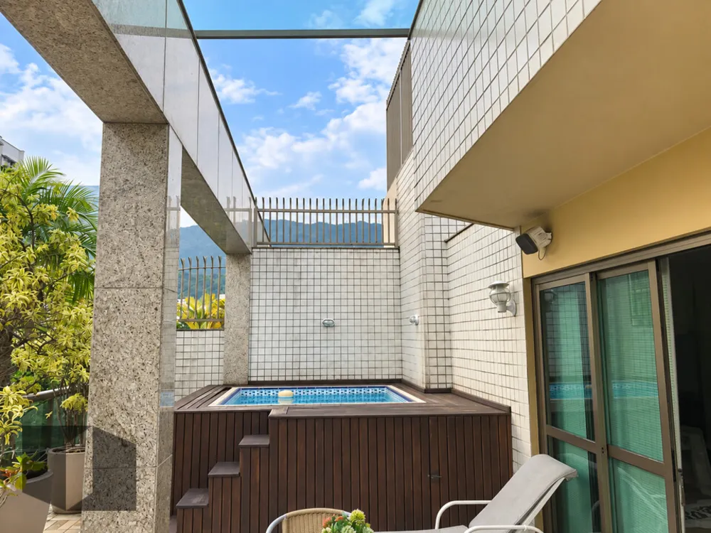 Cobertura, 3 quartos, 203 m² - Foto 1