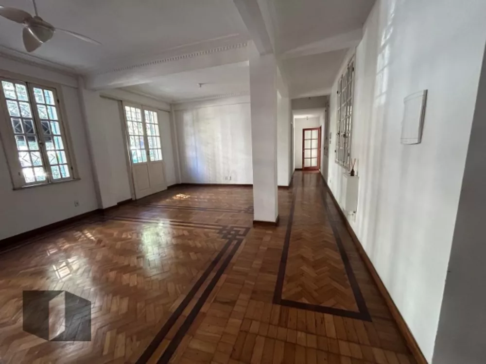 Apartamento à venda com 3 quartos, 151m² - Foto 1