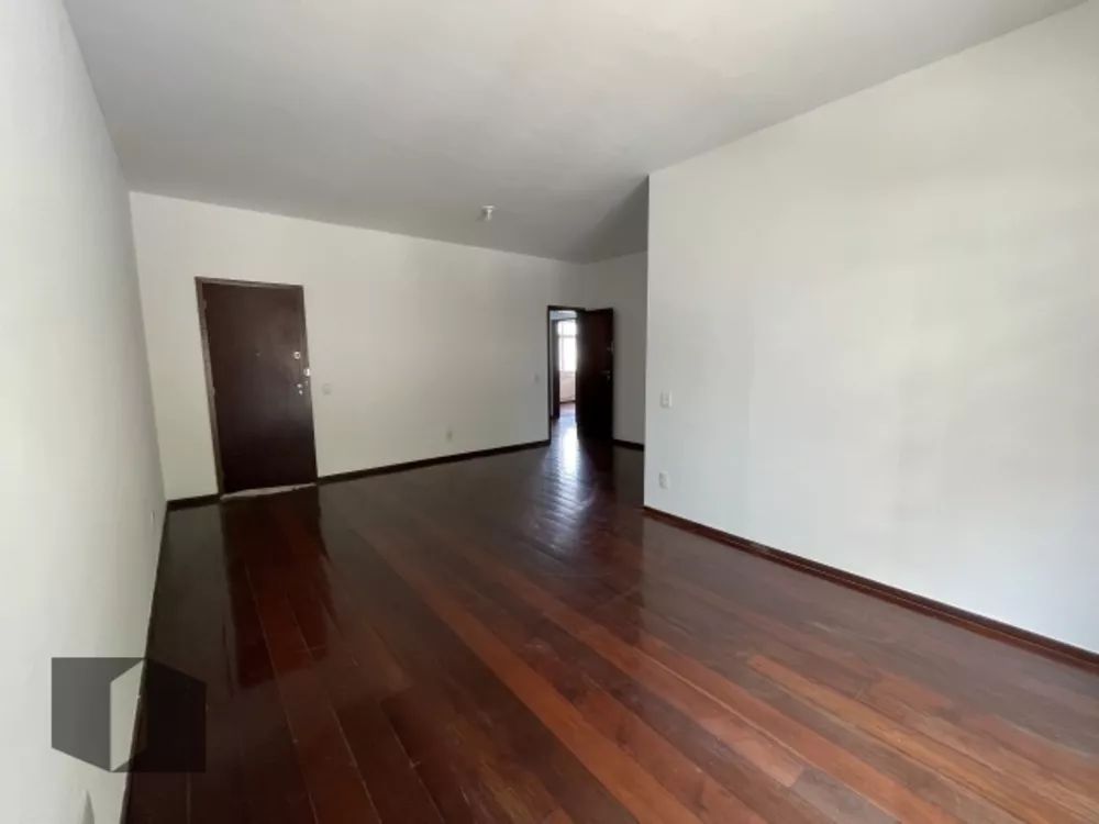 Apartamento à venda com 3 quartos, 125m² - Foto 2