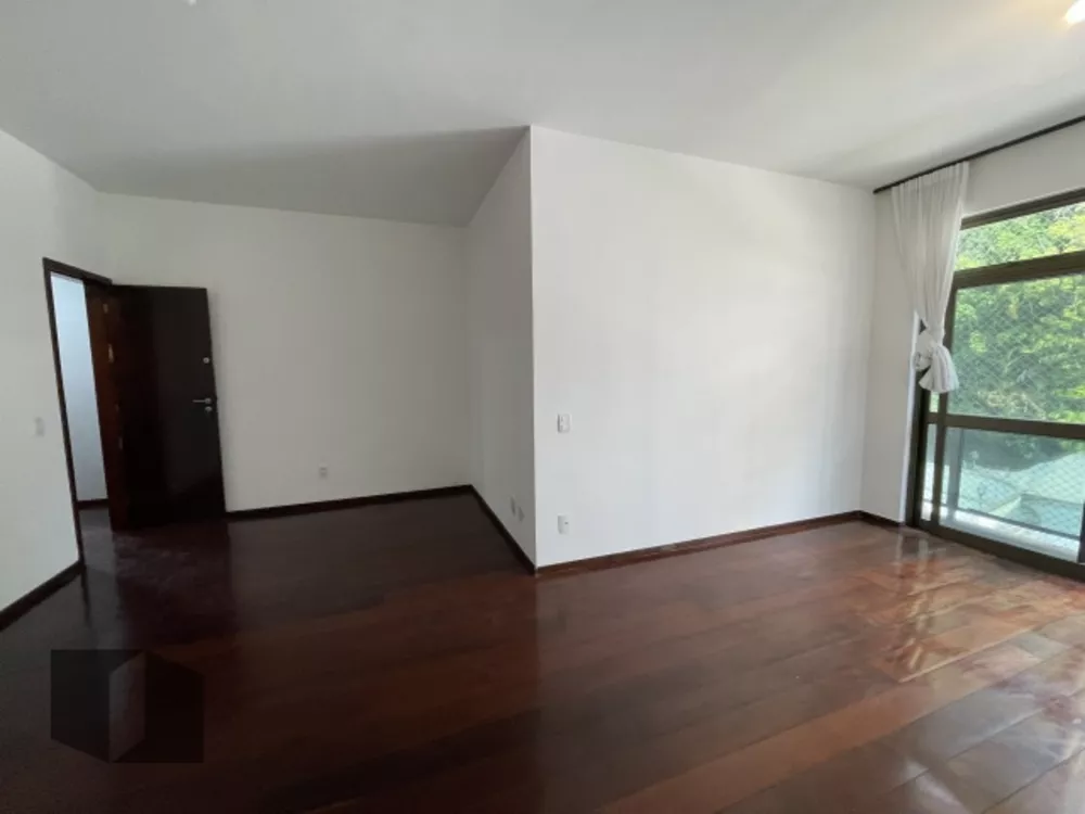 Apartamento à venda com 3 quartos, 125m² - Foto 3