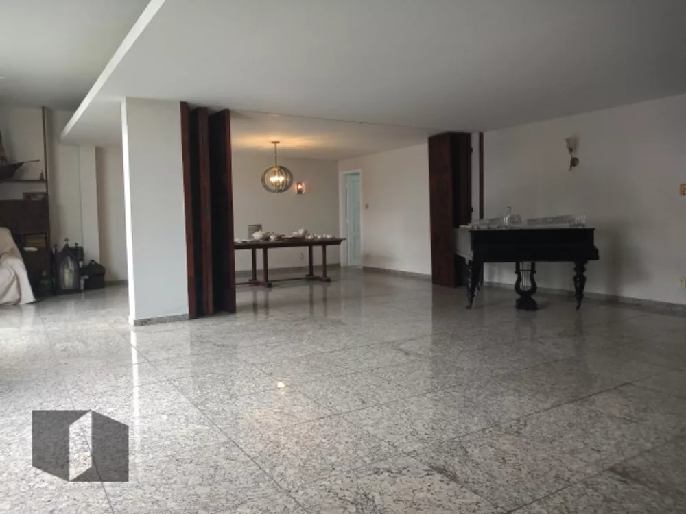 Apartamento à venda com 4 quartos, 278m² - Foto 1