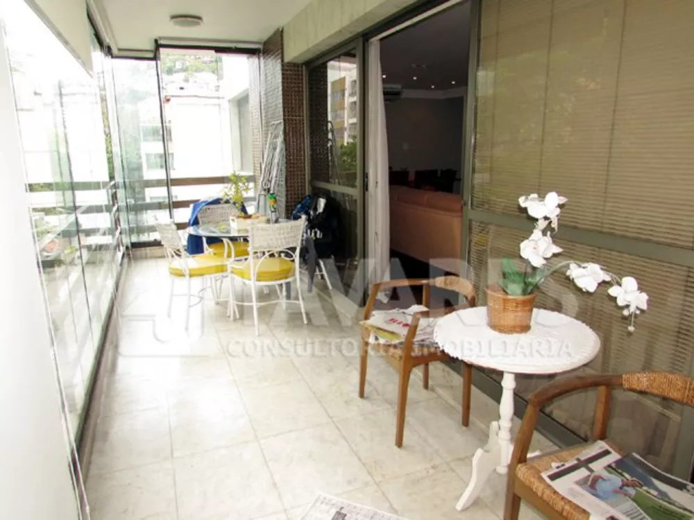 Apartamento à venda com 4 quartos, 228m² - Foto 4