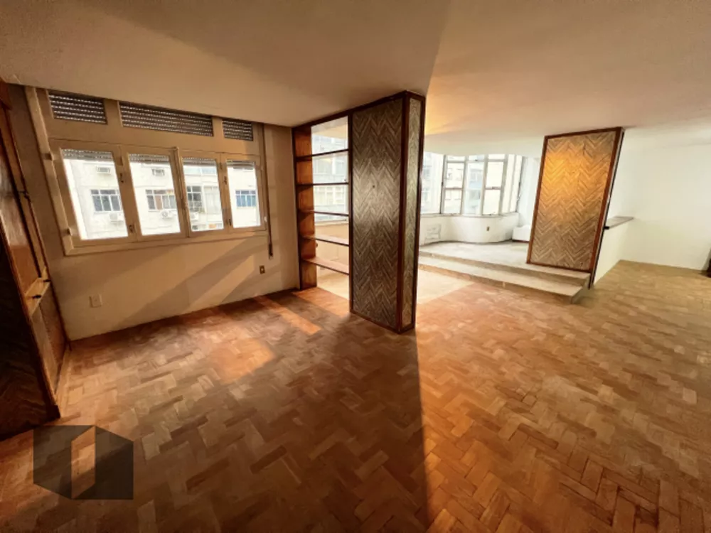 Apartamento à venda com 4 quartos, 220m² - Foto 1