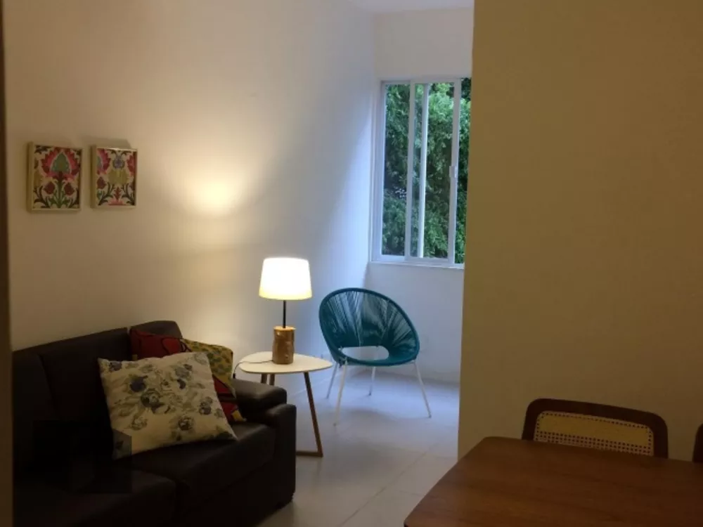 Apartamento à venda com 2 quartos, 61m² - Foto 1