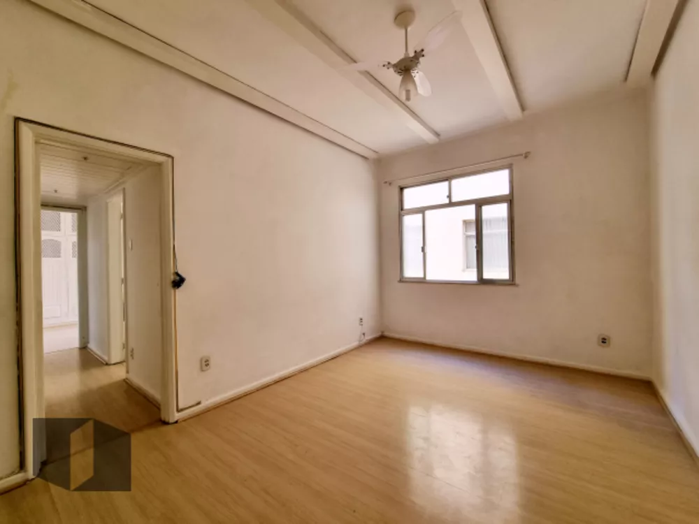 Apartamento à venda com 2 quartos, 66m² - Foto 1