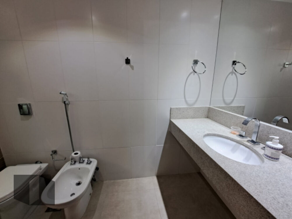 Apartamento à venda com 4 quartos, 222m² - Foto 3