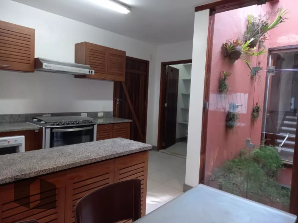 Casa, 3 quartos, 276 m² - Foto 30