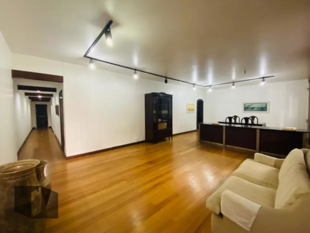 Apartamento à venda com 4 quartos, 215m² - Foto 1