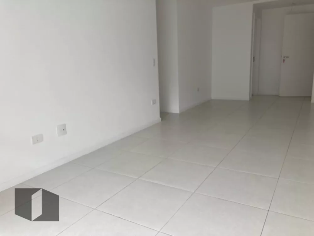 Apartamento à venda com 3 quartos, 97m² - Foto 3