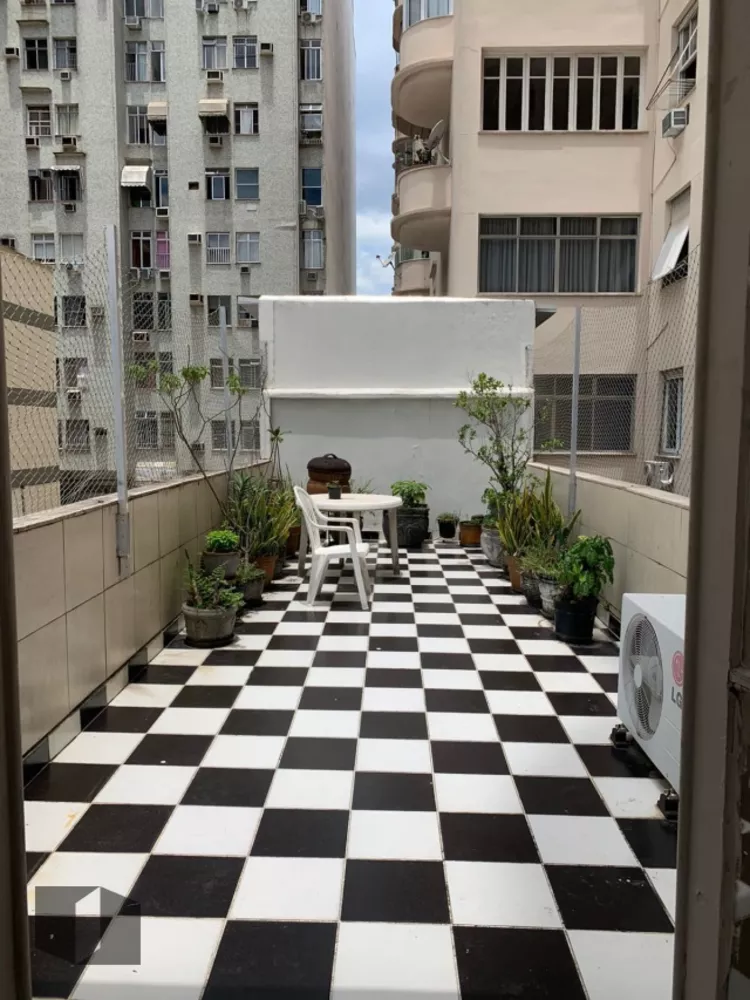 Apartamento à venda com 3 quartos, 143m² - Foto 2