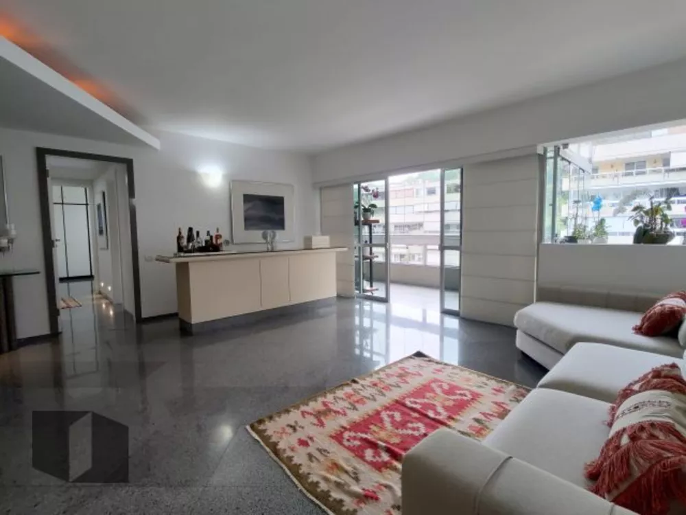 Apartamento à venda com 4 quartos, 153m² - Foto 1