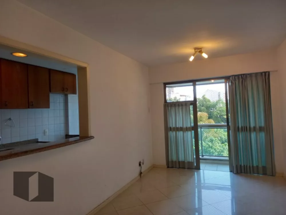 Apartamento à venda com 2 quartos, 67m² - Foto 2