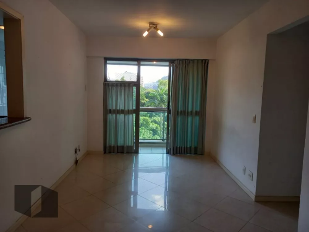 Apartamento à venda com 2 quartos, 67m² - Foto 3