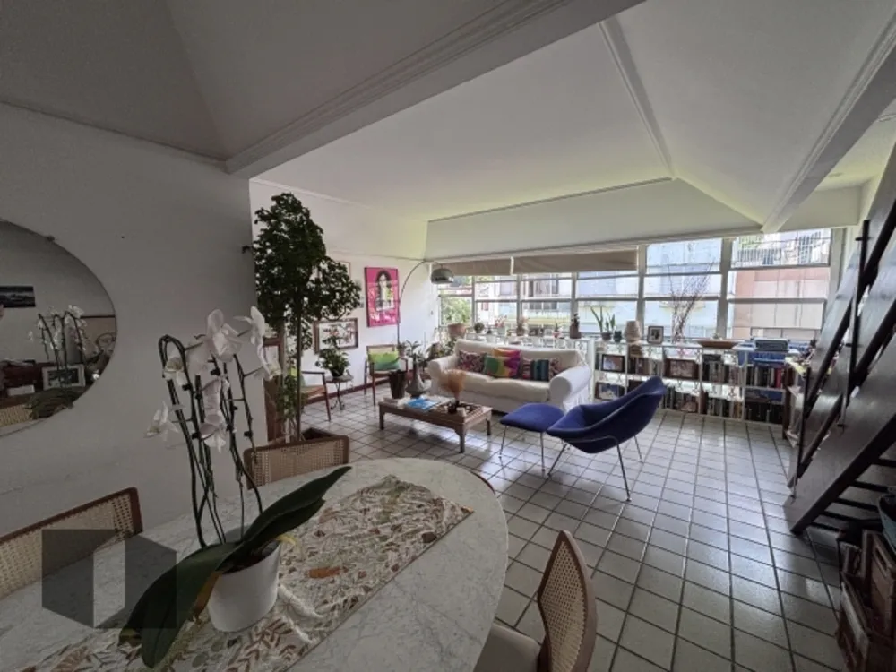 Cobertura, 3 quartos, 238 m² - Foto 2