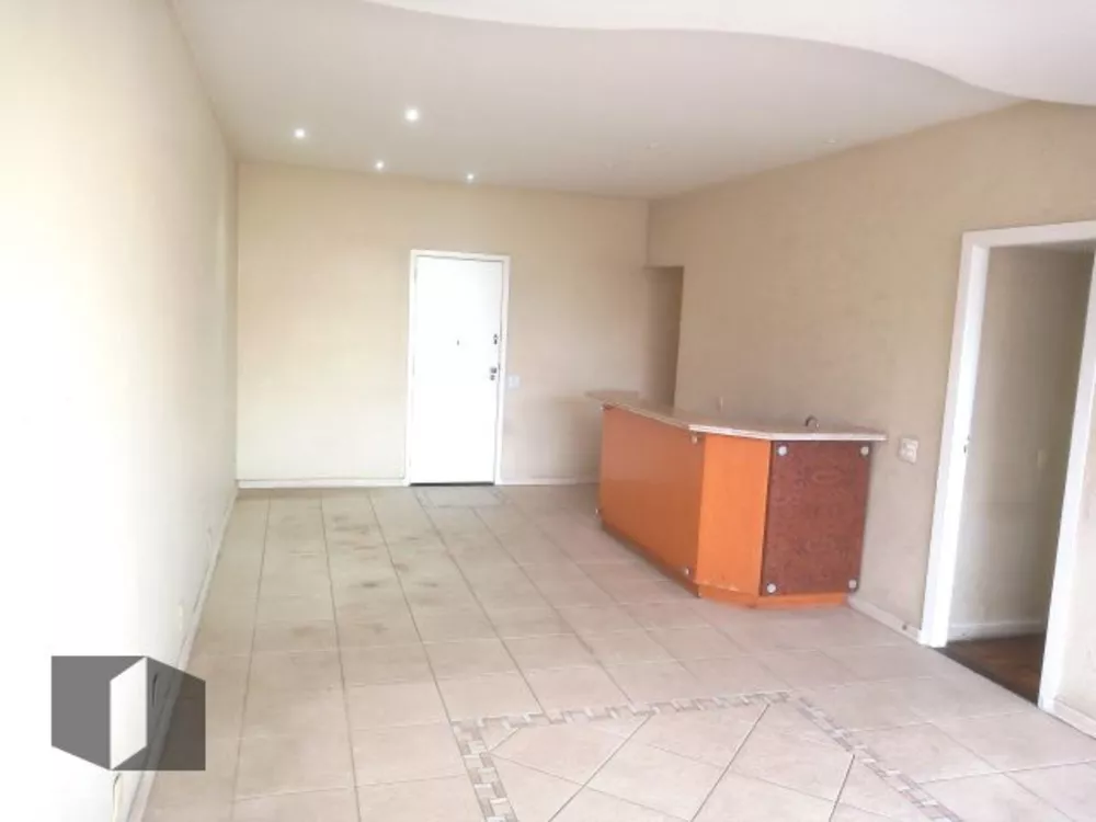 Apartamento à venda com 3 quartos, 108m² - Foto 2