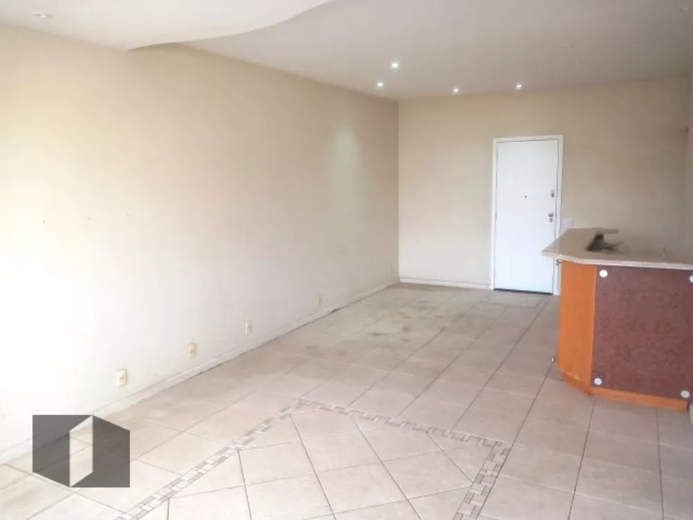 Apartamento à venda com 3 quartos, 108m² - Foto 4