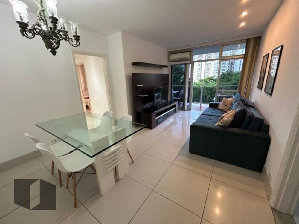 Apartamento à venda com 2 quartos, 70m² - Foto 1