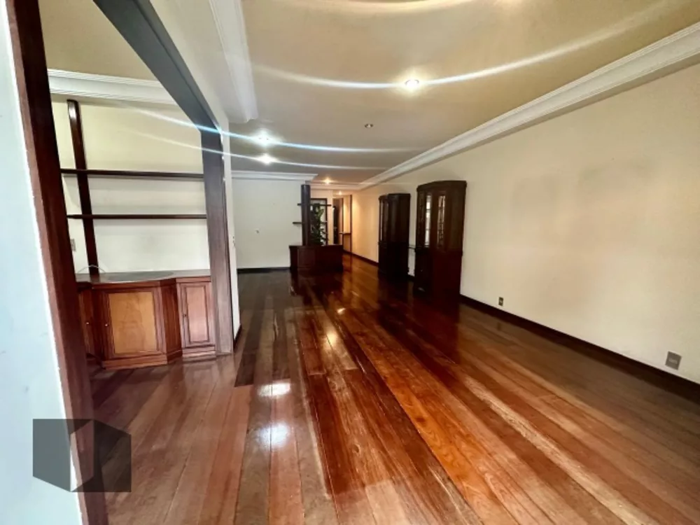 Apartamento à venda com 4 quartos, 166m² - Foto 2