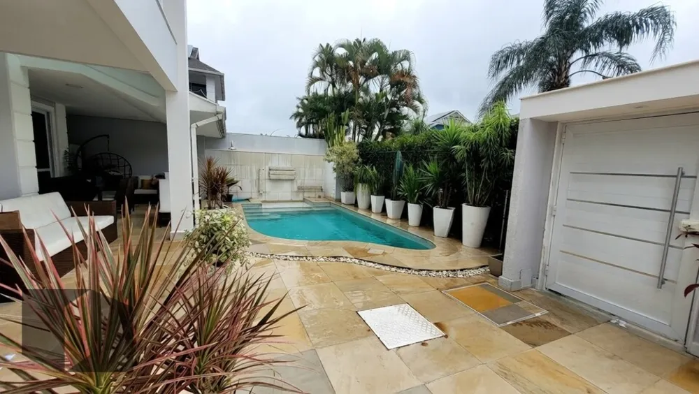 Casa, 4 quartos, 195 m² - Foto 1