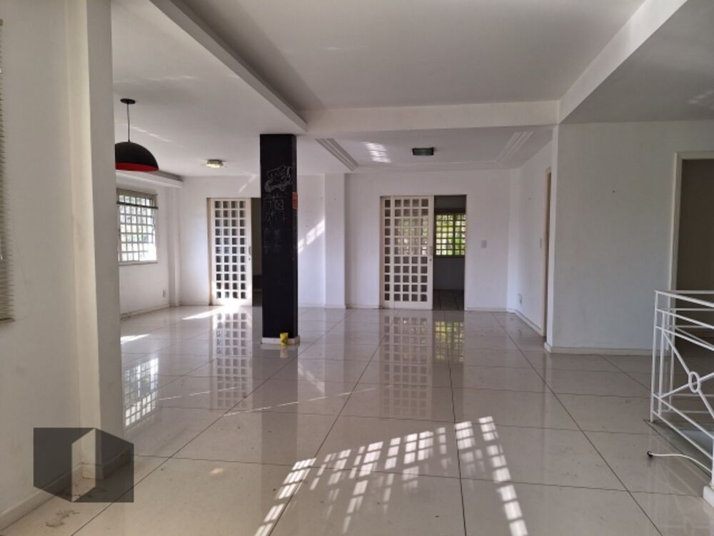 Casa, 4 quartos, 245 m² - Foto 1
