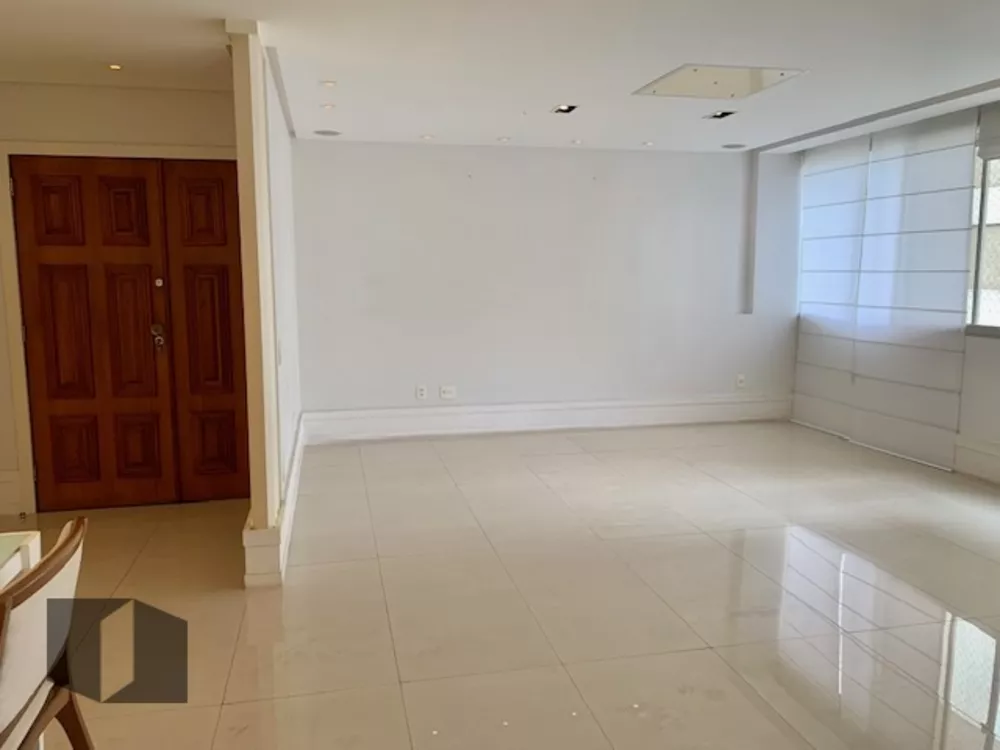 Apartamento à venda com 4 quartos, 150m² - Foto 7