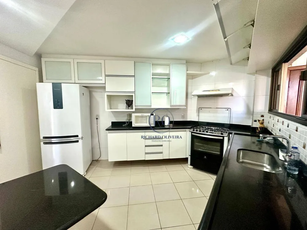 Apartamento, 3 quartos, 225 m² - Foto 2