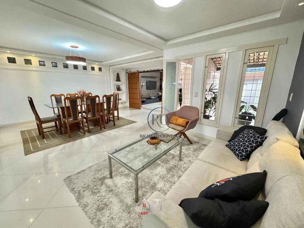 Casa, 3 quartos, 250 m² - Foto 1