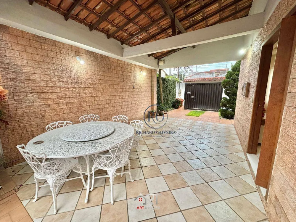 Casa, 3 quartos, 180 m² - Foto 1