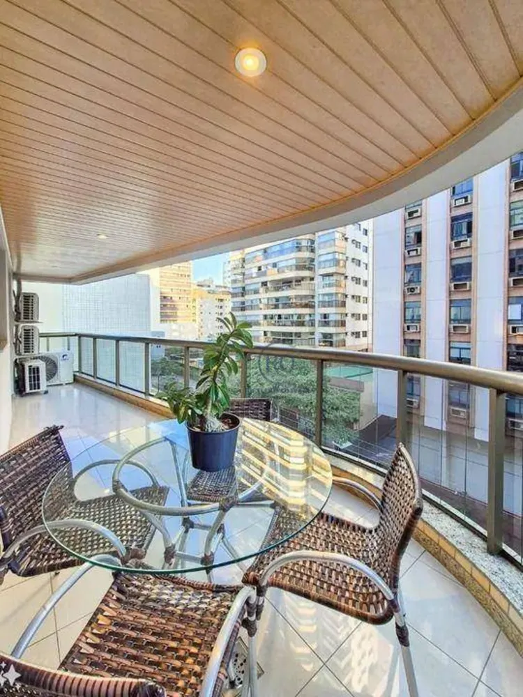 Apartamento, 3 quartos, 140 m² - Foto 1