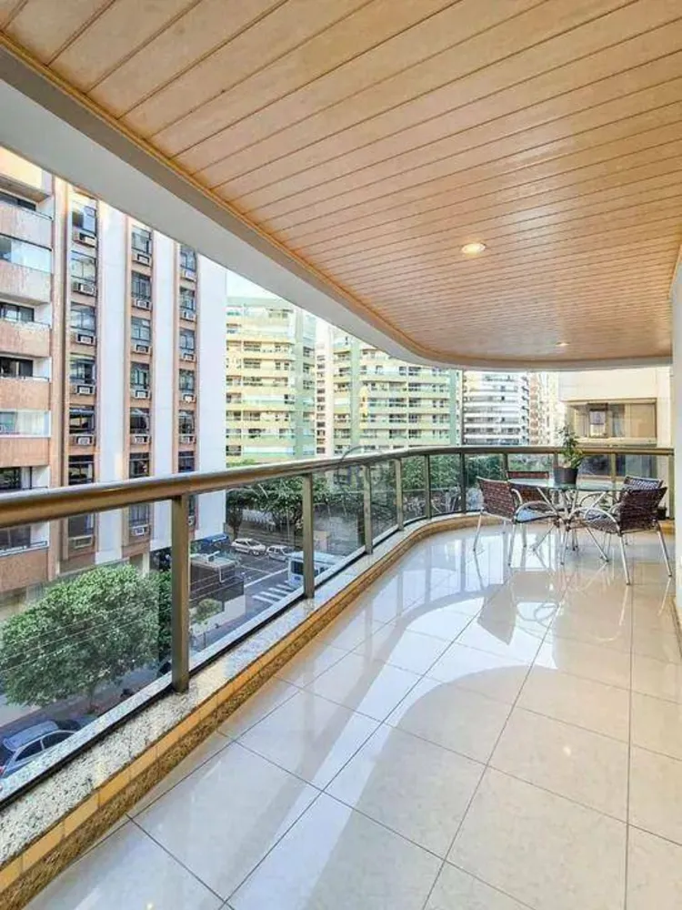 Apartamento, 3 quartos, 140 m² - Foto 2