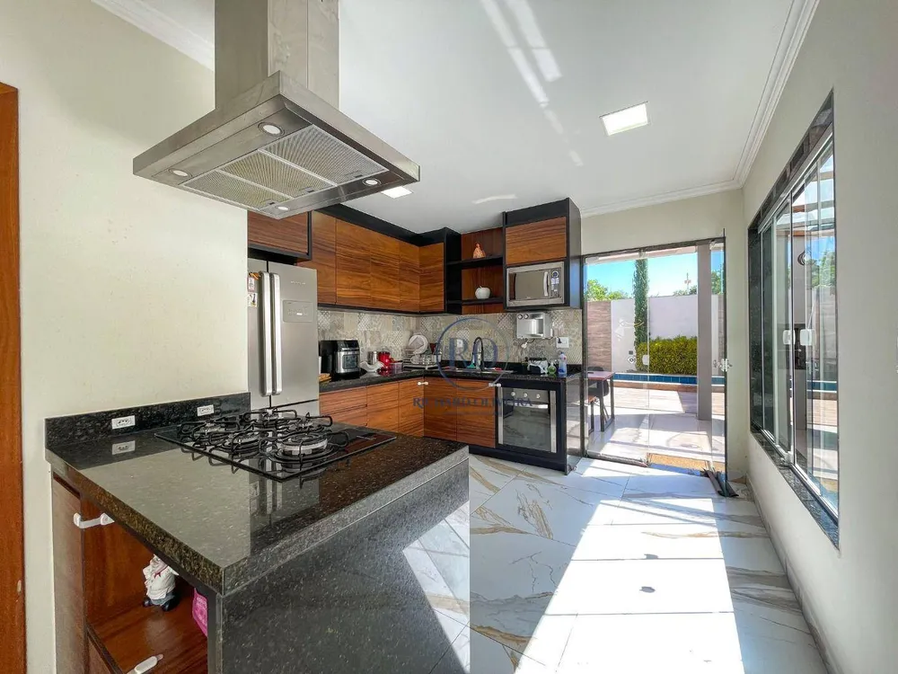 Casa, 3 quartos, 185 m² - Foto 2