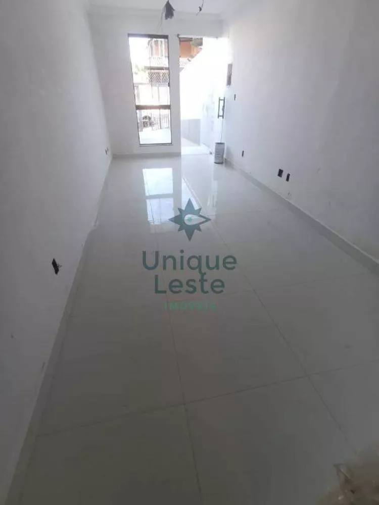 Casa à venda com 4 quartos, 67m² - Foto 2