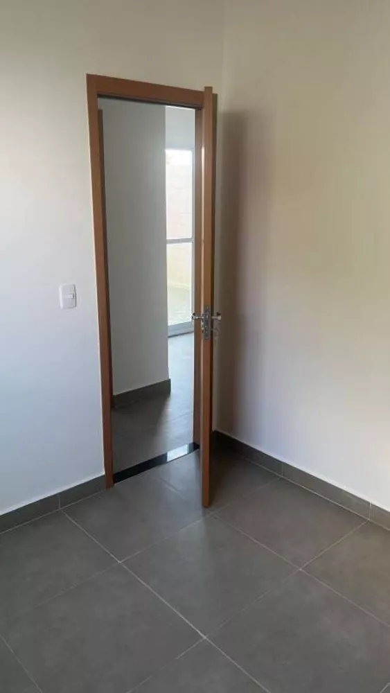 Apartamento à venda com 2 quartos, 62m² - Foto 3