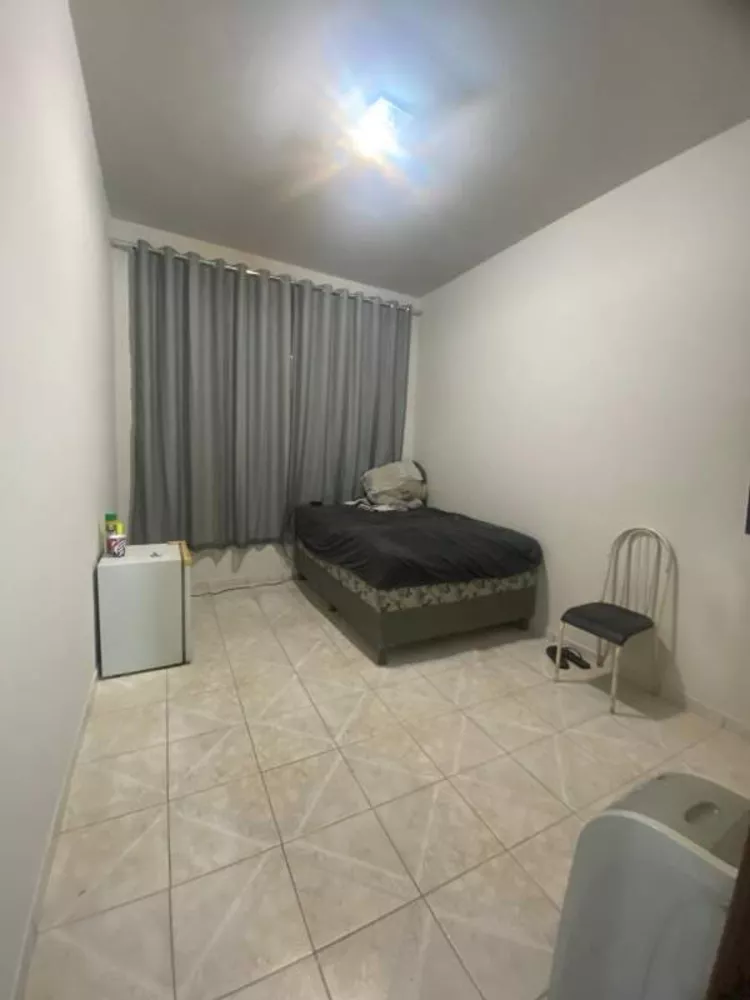 Casa à venda com 2 quartos, 220m² - Foto 4