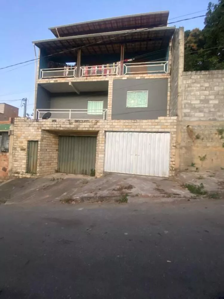 Casa à venda com 2 quartos, 220m² - Foto 1