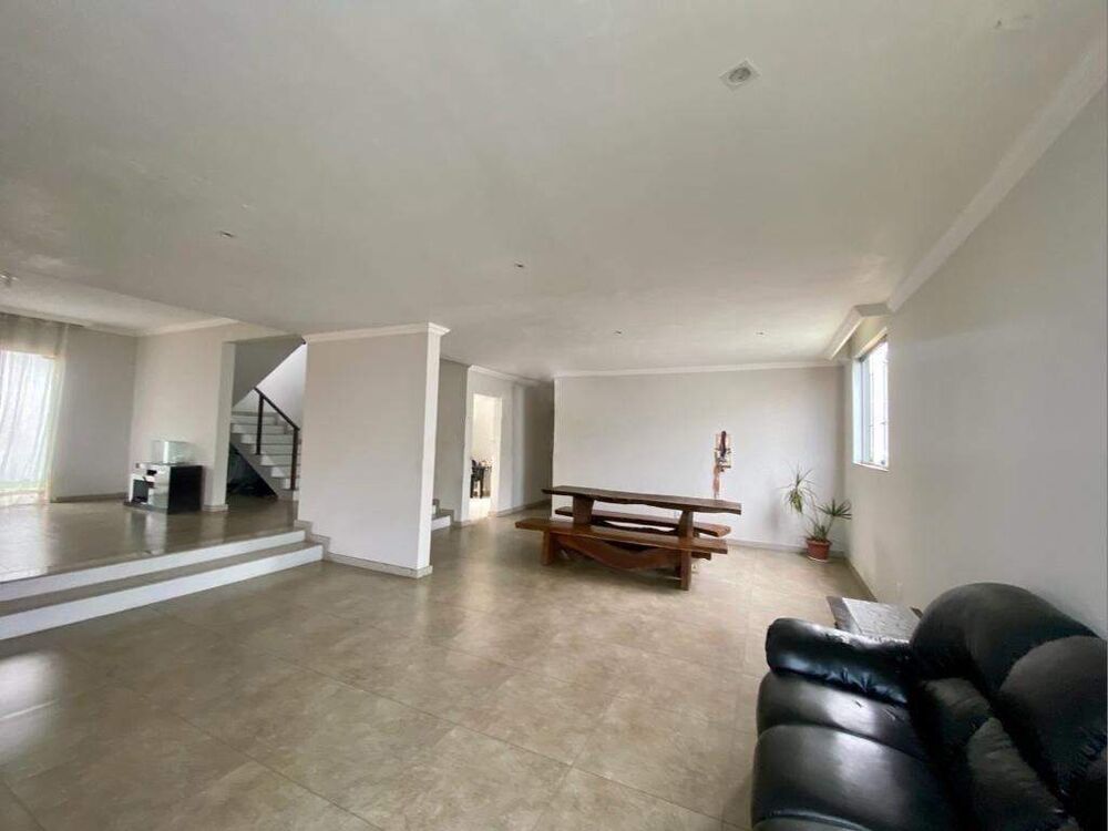 Casa, 4 quartos, 290 m² - Foto 2