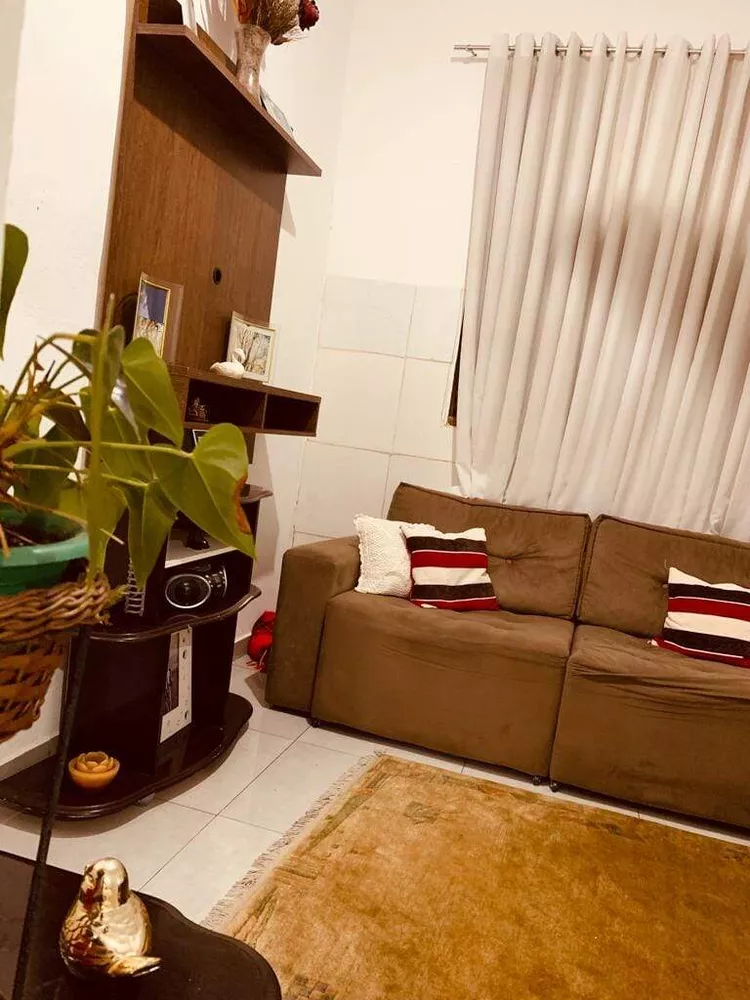 Casa à venda com 3 quartos, 70m² - Foto 3