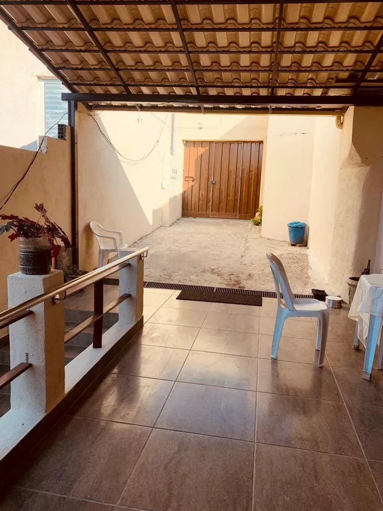 Casa à venda com 6 quartos, 320m² - Foto 5