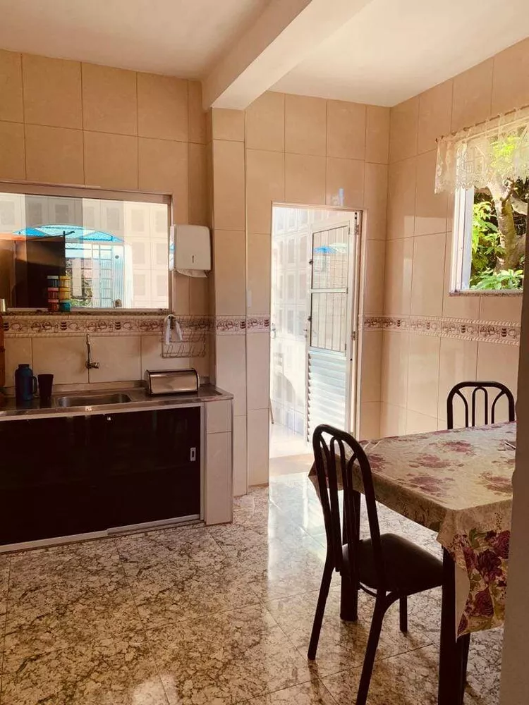 Casa à venda com 6 quartos, 320m² - Foto 8