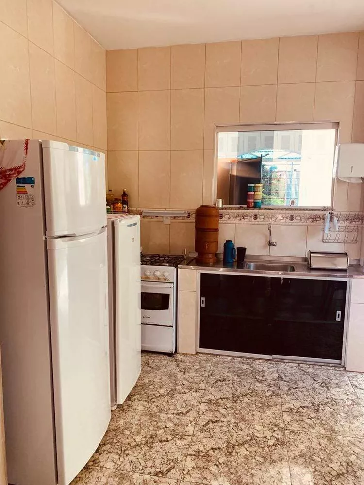 Casa à venda com 6 quartos, 320m² - Foto 16