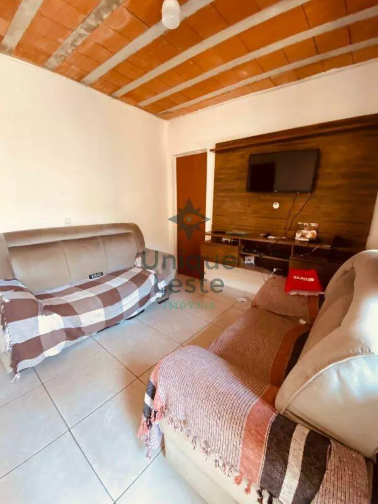 Casa à venda com 3 quartos, 180m² - Foto 4