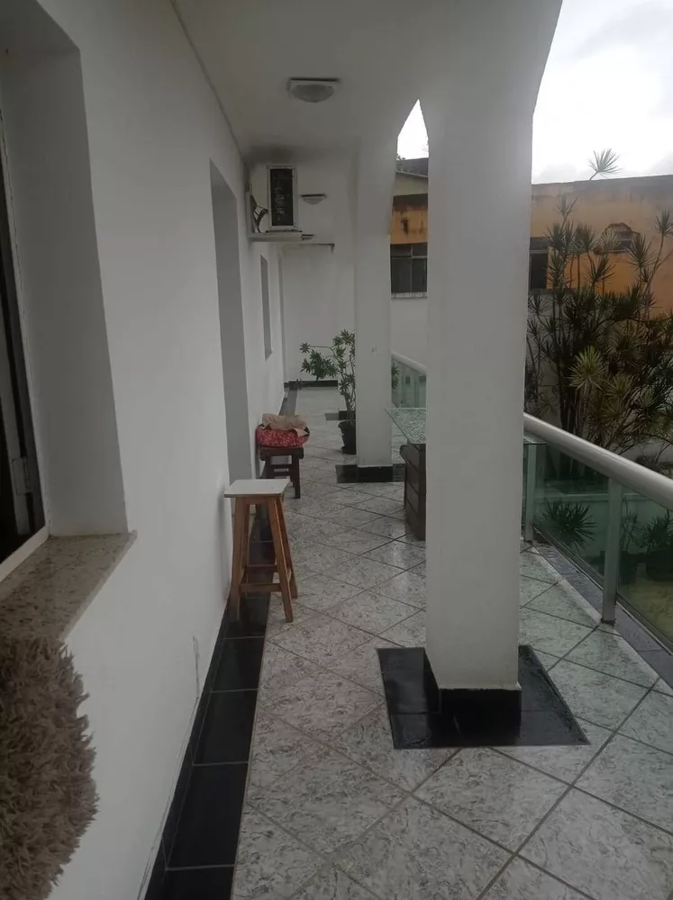 Casa à venda com 3 quartos, 350m² - Foto 4