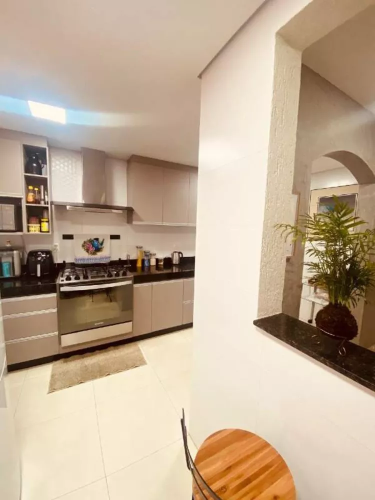 Casa à venda com 3 quartos, 110m² - Foto 1