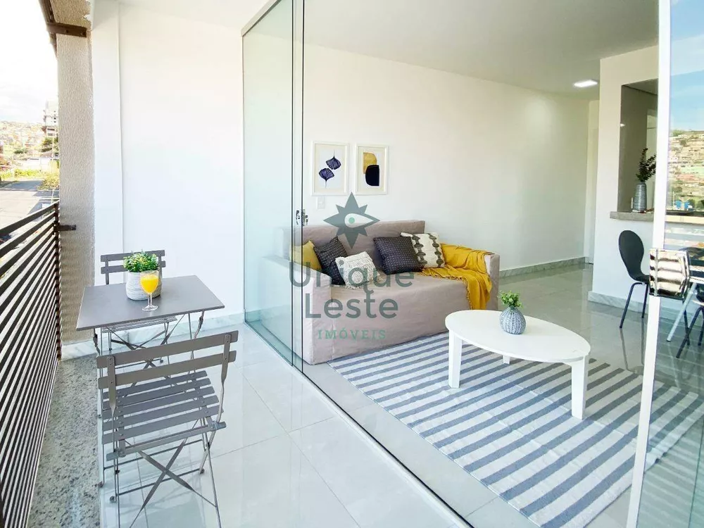 Apartamento à venda com 2 quartos, 67m² - Foto 2