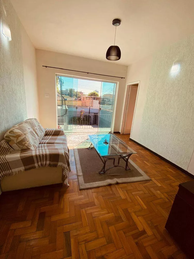 Casa à venda com 4 quartos, 300m² - Foto 2