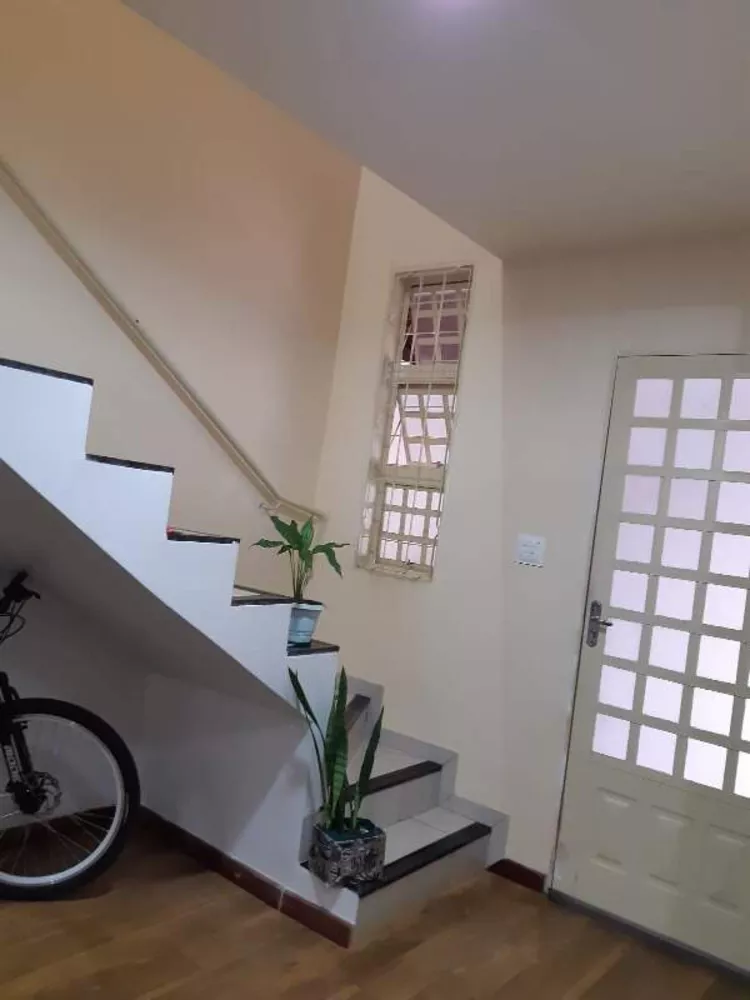 Casa à venda com 2 quartos, 78m² - Foto 4