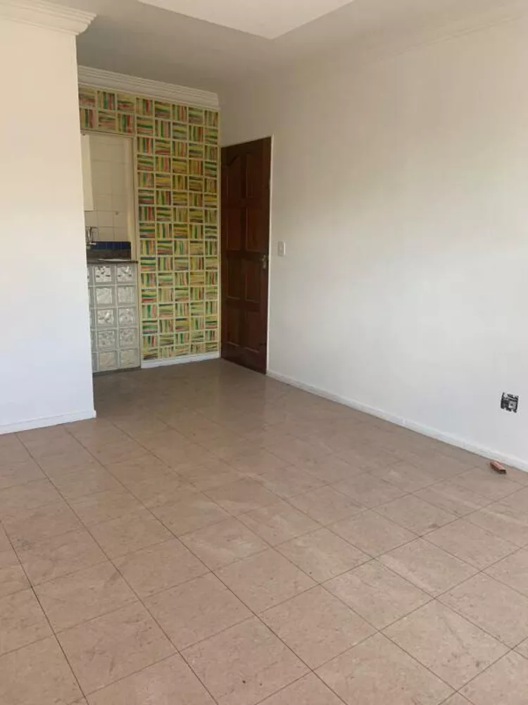 Apartamento à venda com 3 quartos, 68m² - Foto 2