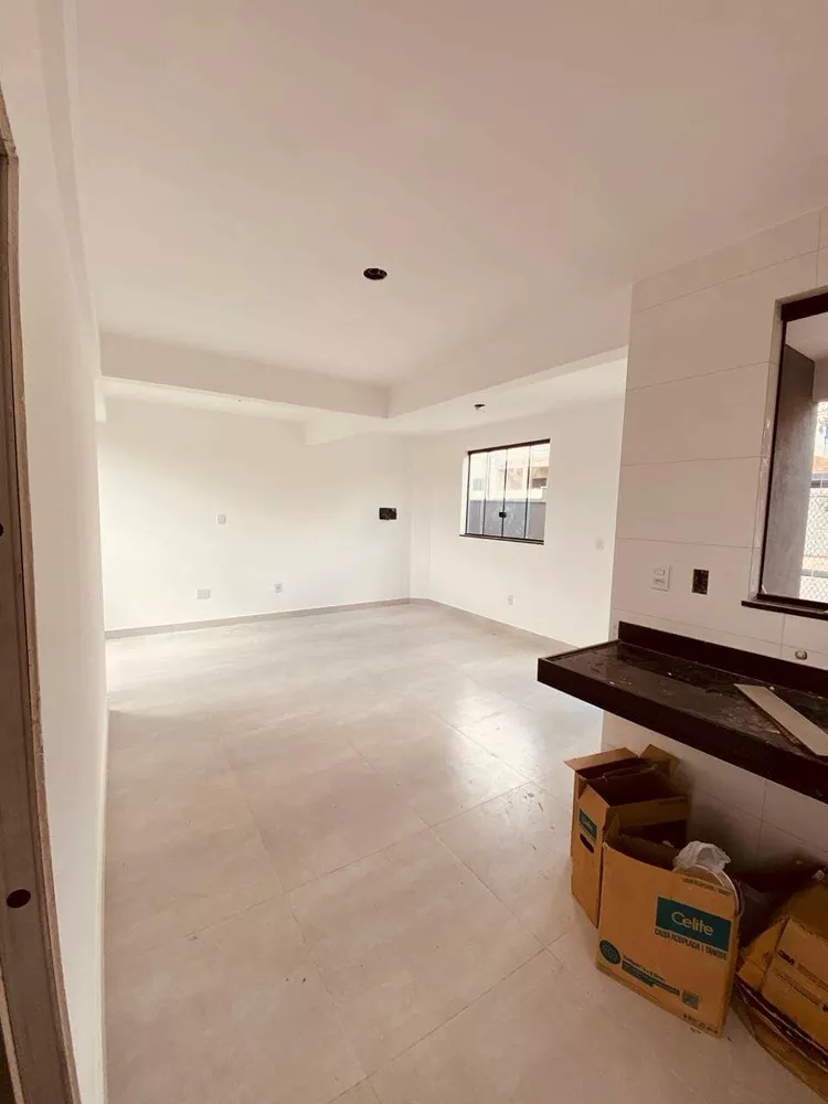 Casa à venda com 3 quartos, 80m² - Foto 4