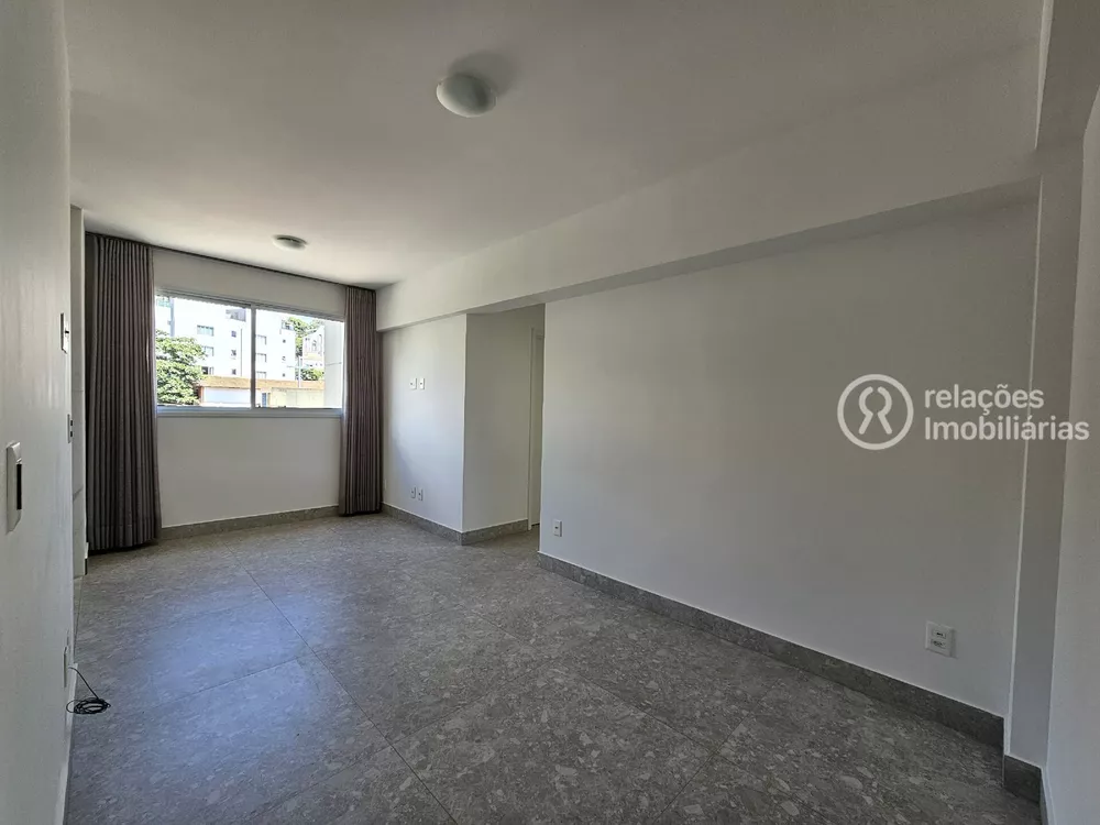 Apartamento à venda com 2 quartos, 67m² - Foto 2