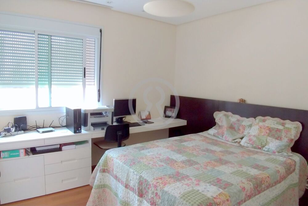 Apartamento à venda com 4 quartos, 204m² - Foto 1